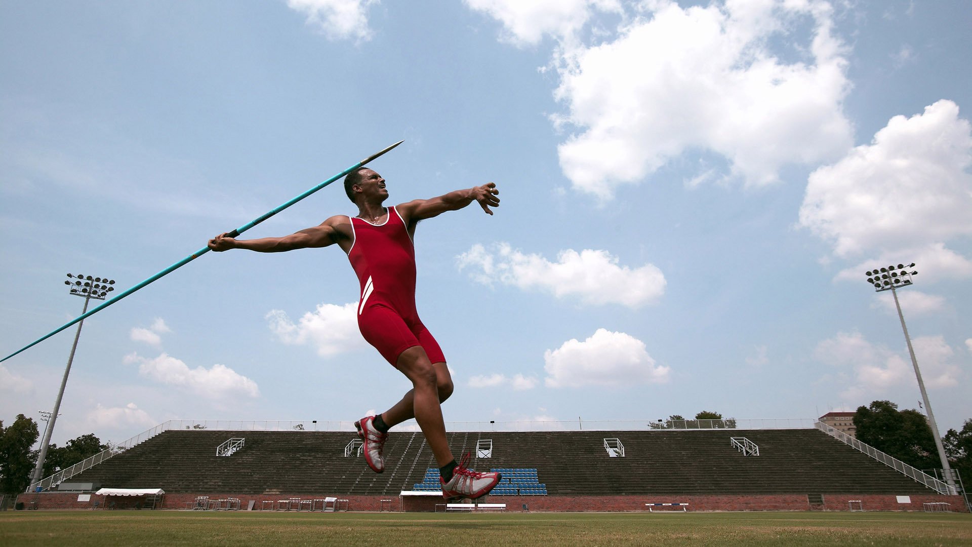 石宇奇状态起伏引发球迷讨论，石宇奇发文回应退赛